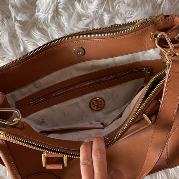 Tory Burch Tote Bag - Picture 6 of 8